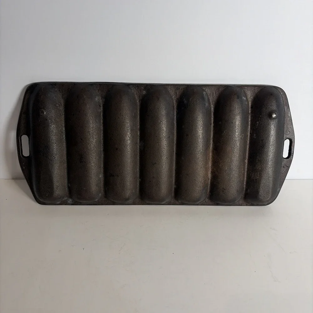 VTG Lodge 27 C Cast Iron 7 Ear Cornbread Corn Stick Pan USA